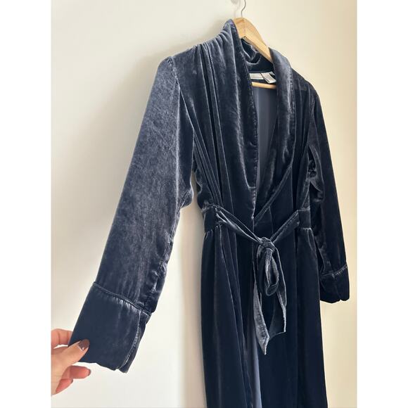 Soft Surroundings Silk Velvet Robe Navy Small, Vintage Style - Picture 3 of 7